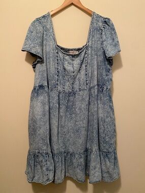 Terra & Sky Light Acid Wash Denim Dress